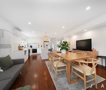 Renovated Style, Spacious Living & Outdoor Entertaining - Photo 2