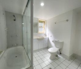 5/32 East St BURLEIGH HEADS, QLD, 4220 - Photo 6