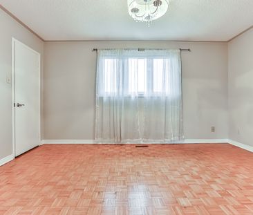 For Lease - 90 WATERFALL Road, Vaughan, Ontario - Photo 2