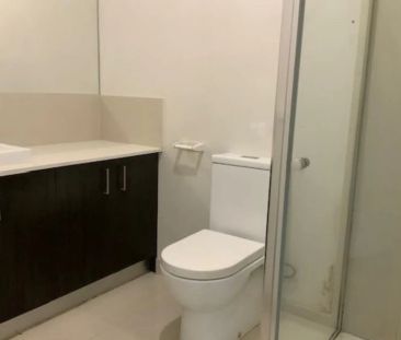 Convenient Living in a Great Epping Location! - Photo 2