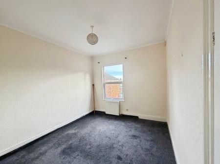 1 bedroom Flat To Let - Photo 2