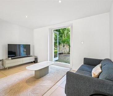 4 bedroom semi-detached house to rent - Photo 4