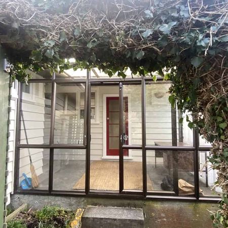 City Convivence & Suburban Charm - Photo 4