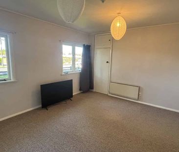 CLOSE TO CAMBRIDGE EAST SCHOOLS - Photo 1