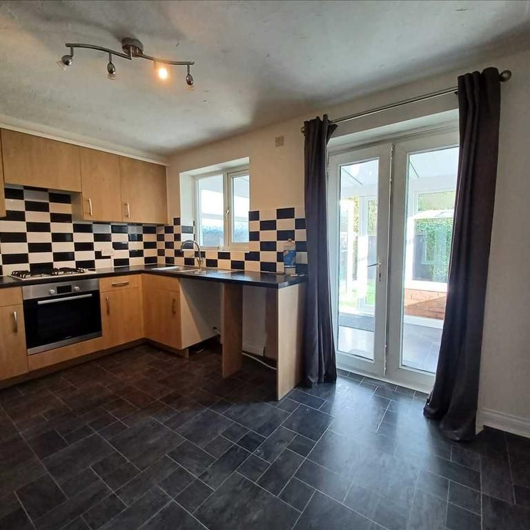 2 bedroom house to rent - Photo 1