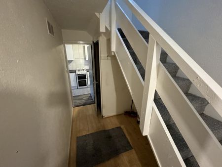 4 bedroom terraced house to rent - Photo 5