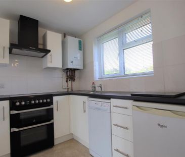2 bedroom semi-detached house to rent - Photo 2