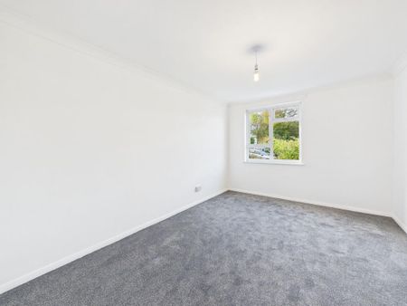 3 bedroom flat to rent - Photo 2