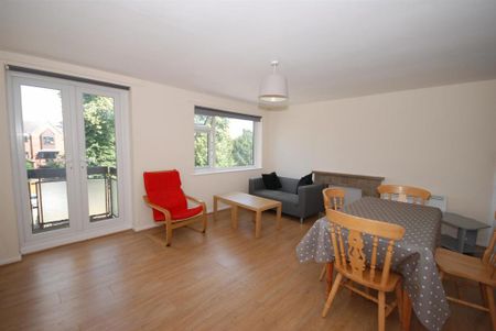 2 bedroom apartment to rent - Photo 2