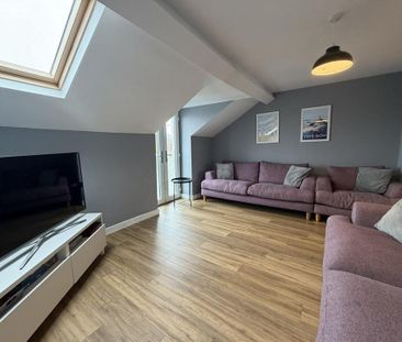 4 bedroom end of terrace house to rent - Photo 3
