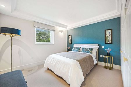 This excellent lateral flat overlooking Regents Park offers a wonderful family home. - Photo 4