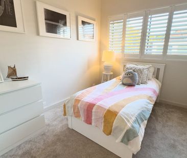 Elegant Home in Mosman Village - Photo 1