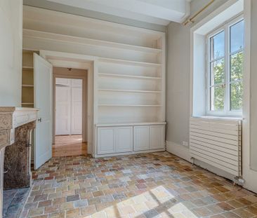 Tout savoir sur cette maison dans le quartier Contour, à Champagne-... - Photo 2