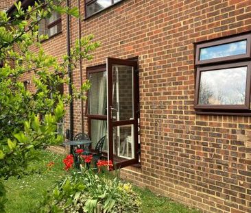 Elmfield House, Guildford, GU4 - Photo 3