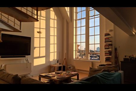 2 Bed Flat, Thackeray Road, SW8 - Photo 2