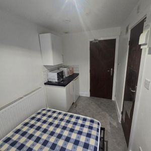 House share to rent - Photo 3