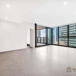 Luxury 2 Bedroom with Harbour Bridge View - Photo 1