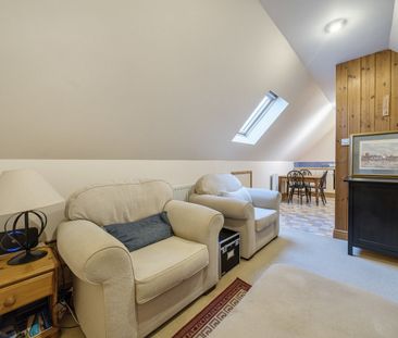 Round House Farm, Henley-on-thames, RG9 - Photo 2