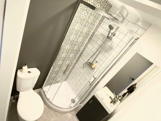 Bolingbroke Street Unit 5 - Photo 1