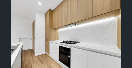 Modern 3-Bedroom Townhouse in a Quiet Boutique Block - Photo 2