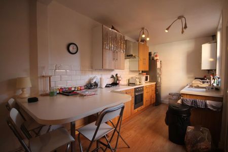 3 bedroom terraced house to rent - Photo 3