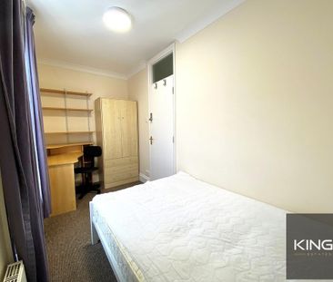 4 bedroom terraced house to rent - Photo 4