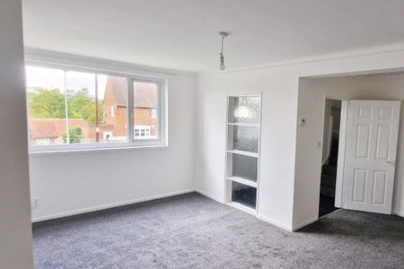 2 bedroom semi-detached house to rent - Photo 3