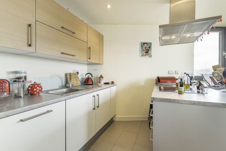 Apartment to Rent: George Hudson Tower, E15 - Photo 5