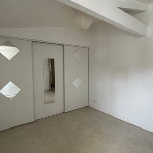 Location Appartement 3 pièces 72m² LA ROCHELLE 17000 - Photo 2