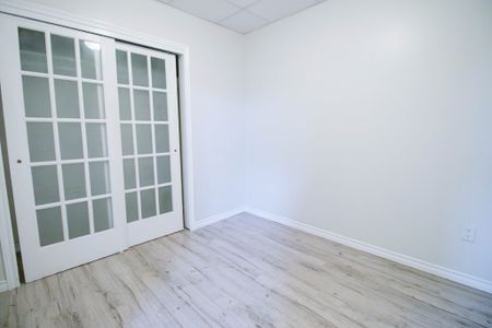 2 Bedroom Apartment in WELLAND!! - Photo 2