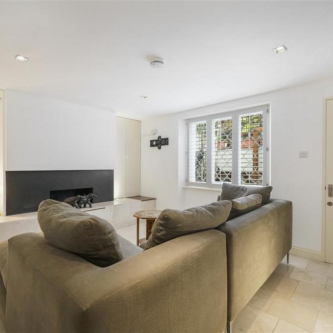 4 bedroom terraced house to rent - Photo 1