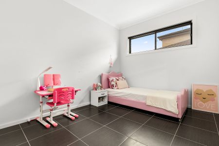 SINGLE LEVEL FAMILY HOME - Photo 3