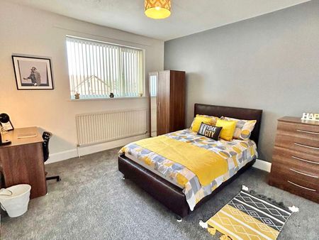 Bristol Road Room 5 - Photo 2