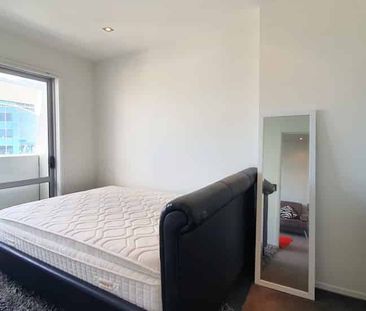 CITY CENTRE - 1 Bedroom Apartment with Amazing Views - Photo 4