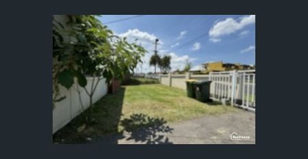 Charming 3-Bedroom Family Home in the Heart of Parramatta - Photo 2