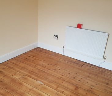 2 bed house to rent in Winchester Street, Taunton - Photo 6