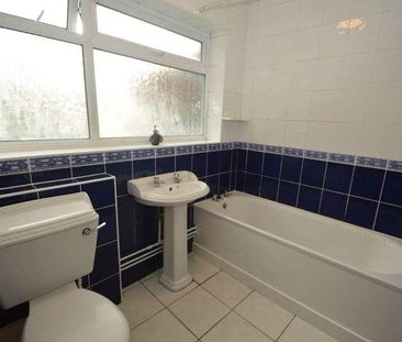 Addlestone, KT15 - Photo 5