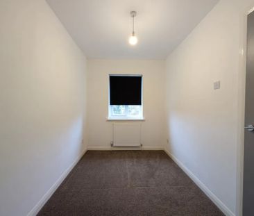 Clos Y Dolydd, Beddau, PONTYPRIDD - Photo 4