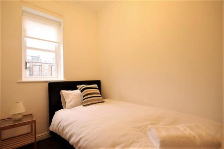 3 bedroom apartment to rent - Photo 3