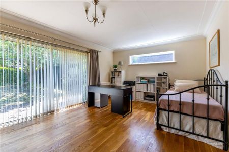5 bedroom detached house to rent - Photo 3
