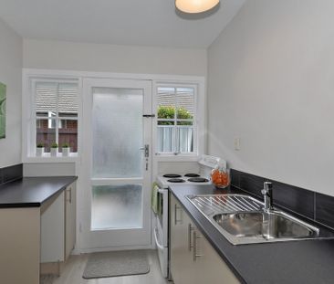 Short Term Rental Available Only - Two bedroom unit in Edgeware/St ... - Photo 3