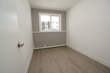 1 Bedroom - Photo 5