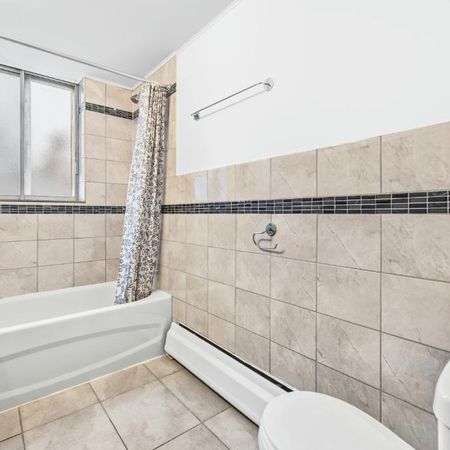 Superbes 4½ et 5½ à louer — Disponibles dès maintenant ! 🌟 Grand, lumineux, moderne et idéalement situé !Superbes 4½ et 5½ à louer - Photo 3