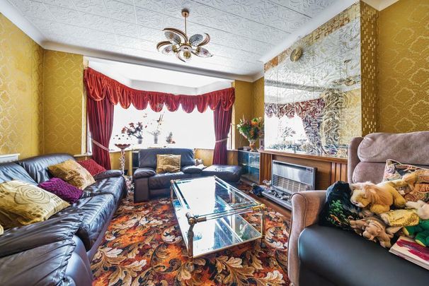 3 bed house to rent in Woolmead Avenue, London, NW9 - Photo 1