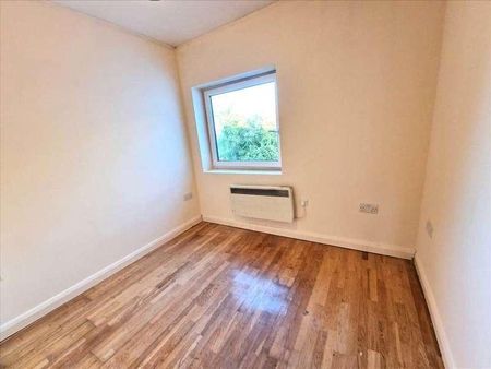 Llanvanor Road, London, NW2 - Photo 3