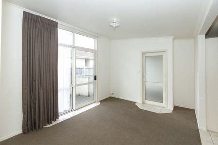 Spacious 2 Bed Unit in Hamilton East - Photo 3