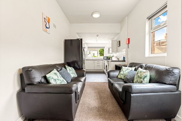 Room in a Shared House, Welland Road, CV1 - Photo 1