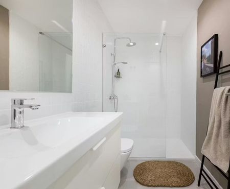 Calle de Hortaleza, Madrid, Community of Madrid 28004 - Photo 3