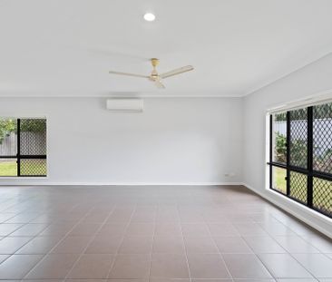 LARGE BLOCK - SIDE ACCESS - QUIET LOCATION - Photo 1