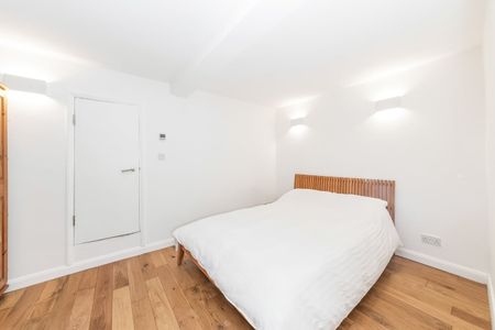 1 Bed Flat, Lee High Road, SE12 - Photo 2